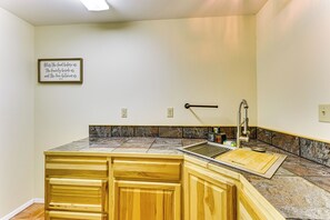 Fridge, microwave, coffee/tea maker, toaster