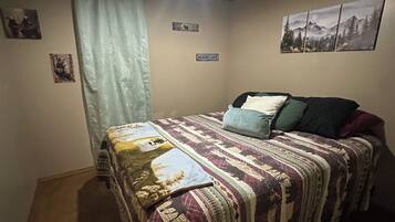 Free WiFi, bed sheets