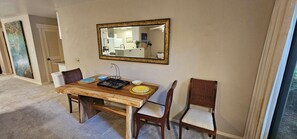 Dining - Riverfront condo across from ocean. Sleeps 6 (Koloa)