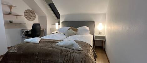 Basic Room | Iron/ironing board, free WiFi