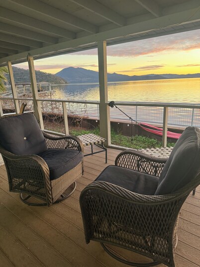 Confortable Lakefront Home with Amazing Lake Views from Huge Back Deck