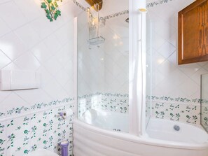 Whirlpool, Haartrockner, Bidet, Handtücher