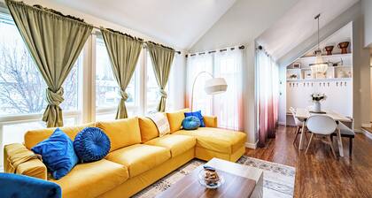 Stylish & Cozy | King Bed | Arcade | Backyard & BBQ | Office & Hi-Speed Internet