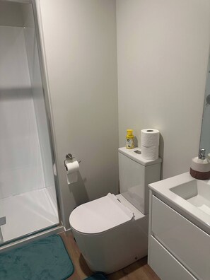 Shared Dormitory, 1 Bedroom | Bathroom