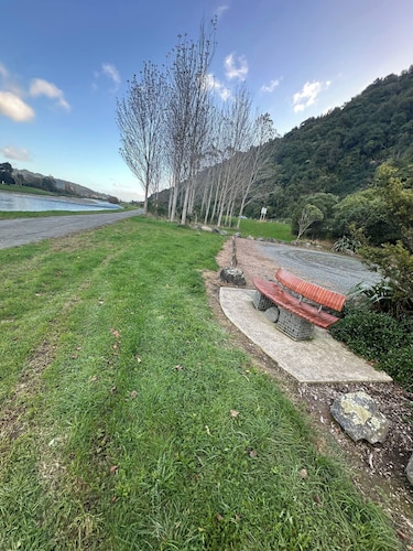 Room-single Guest Room in Upper Hutt