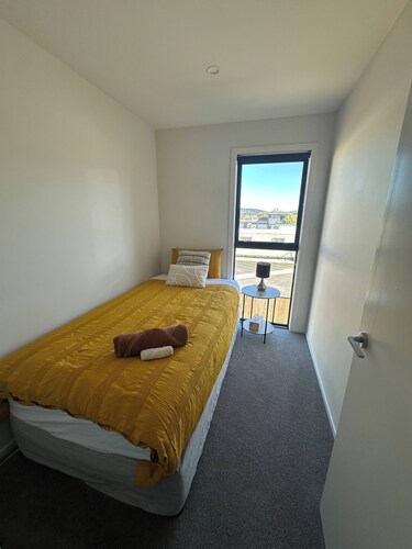 Room-single Guest Room in Upper Hutt