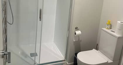 Room-single Guest Room in Upper Hutt