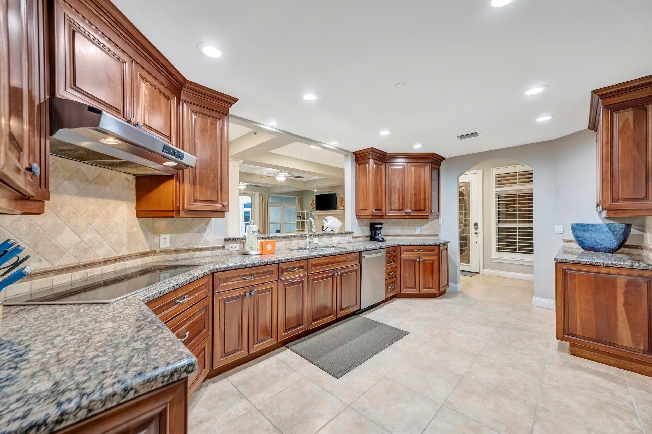 Premium appartement, 4 slaapkamers, uitzicht op het strand, aan het strand | Privékeuken