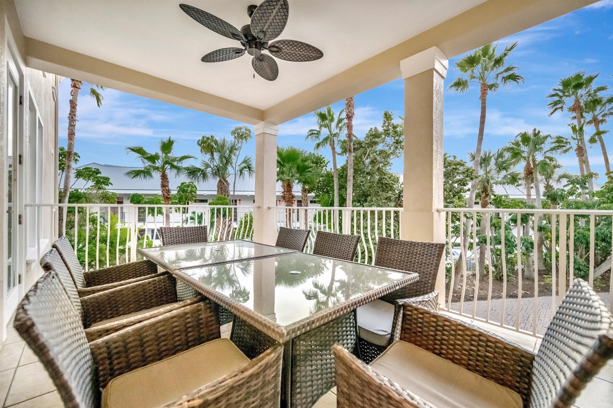 Premium-Apartment, 4 Schlafzimmer, Strandblick, am Strand | Speisen im Freien