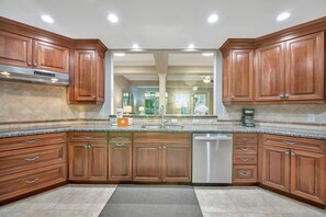 Premium Condo, 4 Bedrooms, Beach View, Beachside | Private kitchen - Holmes Beachfront Oasis (Holmes Beach)