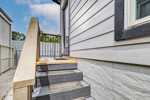 Terrace/patio - Houston Private Retreat, 17 min Downtown (Houston)