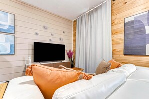 مكواة/لوح كي وواي فاي وملاءات أسرّة