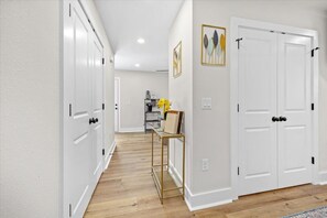 Interior - Cozy 1-bedroom apartment in beautiful Gulf Breeze with AC (Gulf Breeze)