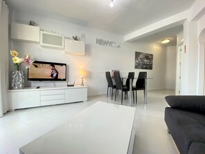 Dining - Apartment in Nerja Near El Salon Beach (Nerja)
