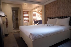 Queen Deluxe A - Sunset View Ridge Residences (Baguio)