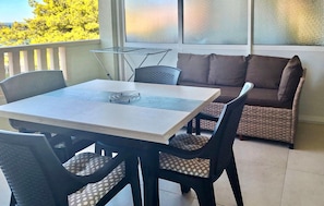 Outdoor dining - Awesome apartment in Duce with WiFi (Duce)