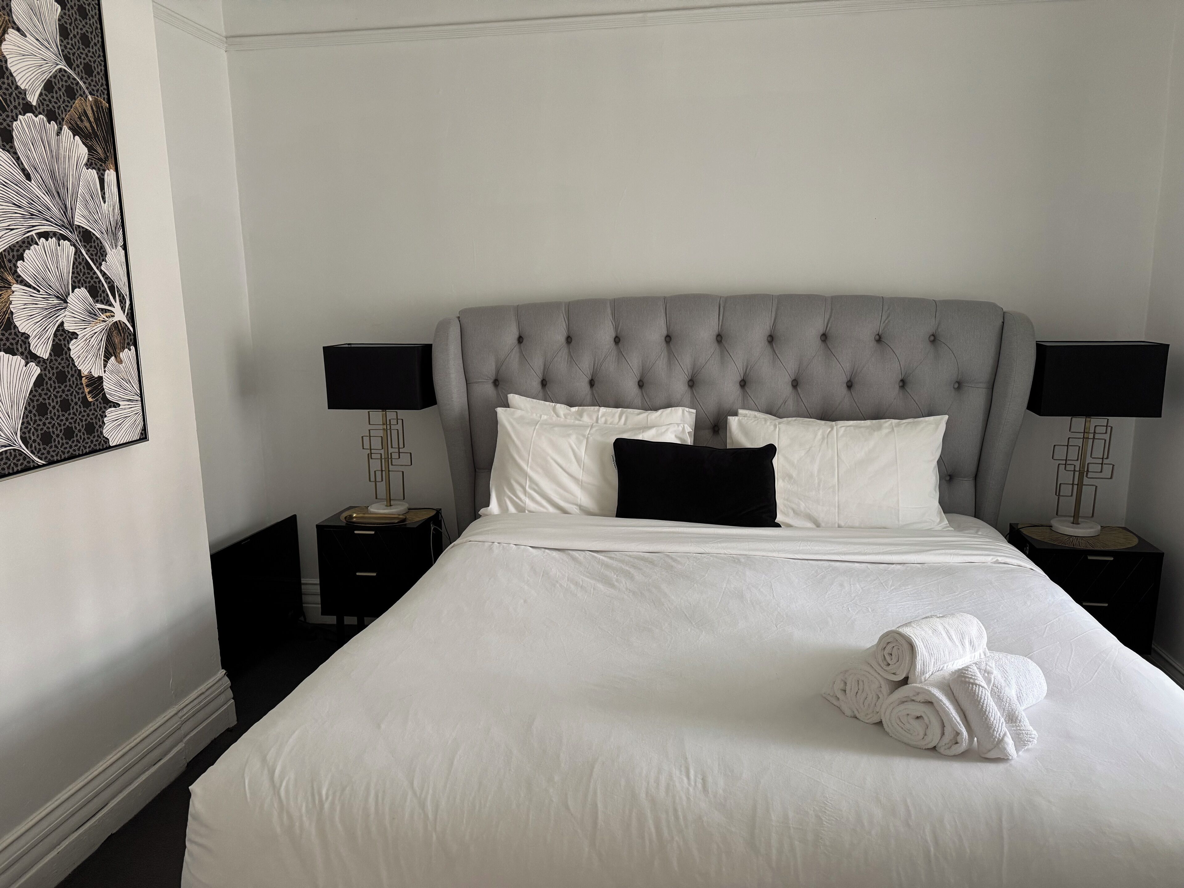 3 dormitorios, tabla de planchar con plancha, cuna de viaje y Internet