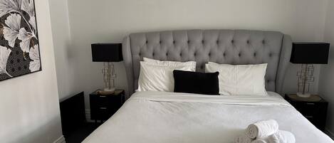 3 bedrooms, iron/ironing board, travel cot, Internet