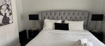 Heritage Cottage with Yard Near Shops, Parks and Beach