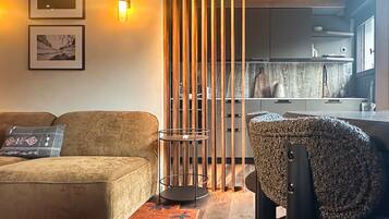 Televisión y chimenea