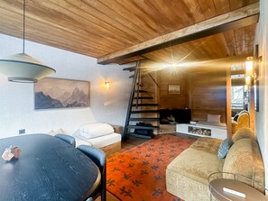 TV, fireplace - Santos Megève near the village (Megève)