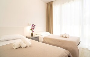2 habitaciones, cuna de viaje y wifi gratis 