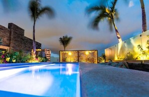 Indoor pool - Stylish Apt w/ In-Unit Laundry • Rooftop Pool (Playa del Carmen,)