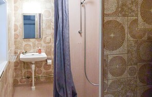 Shower - 2 bedroom nice home in Ekshärad (Ekshärad)