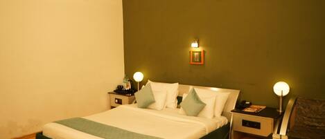 Classic Double Room, Housekeeping, Garden View