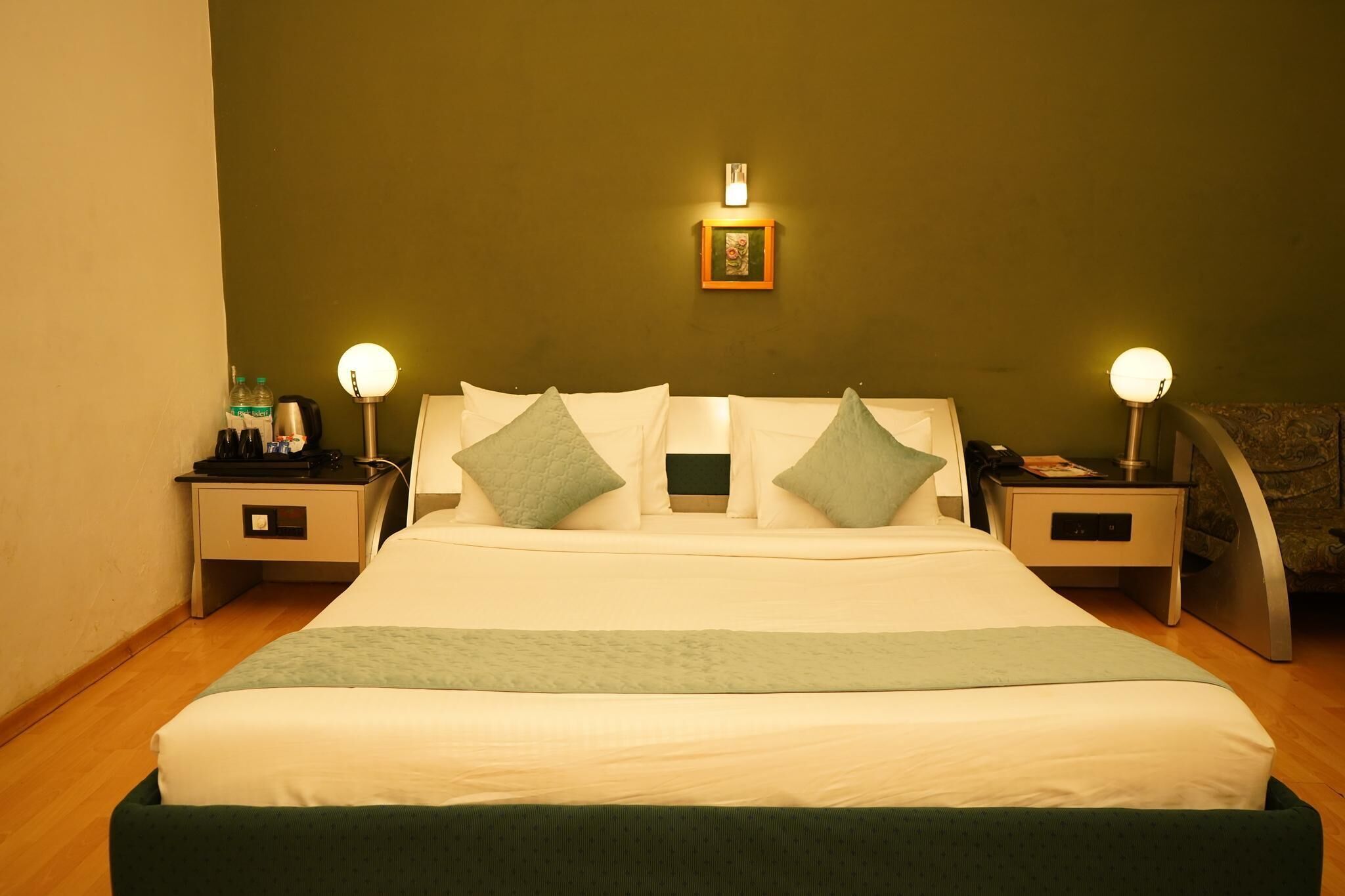 Phòng đôi phong cách cổ điển, dịch vụ dọn phòng, quang cảnh vườn | Màn/rèm cản sáng, phòng cách âm, bàn ủi/dụng cụ ủi quần áo 