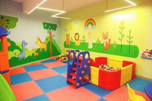 Khu vui chơi trẻ em - trong nhà