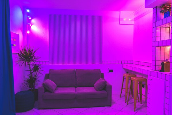 Interior - WowMilano Escape (Zorlesco)