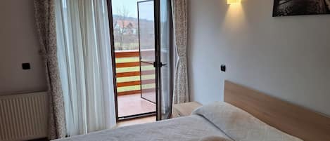 10 chambres, fer et planche à repasser, accès Internet, draps fournis