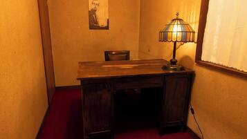 Standard Twin Room, Non Smoking | Desk, free WiFi