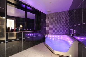 Double Room | Bathroom | Separate tub and shower, hair dryer, towels, soap - Hotel GLOW - Adults Only (Okayama)