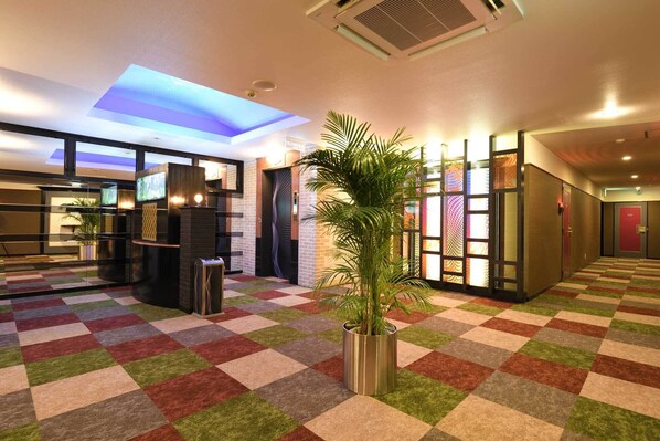 Interior entrance - Hotel GLOW (Okayama-shi Minamiku Izumida Nichoume)