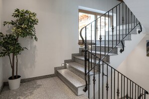 Interior entrance - Schickster Mountain Lodge (Leutasch)