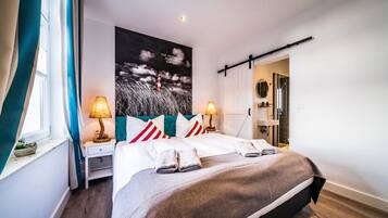 2 Schlafzimmer, Zimmersafe, Bügeleisen/Bügelbrett, WLAN