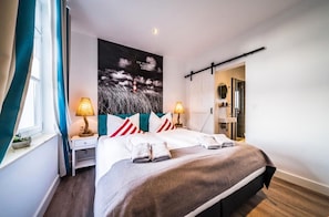 2 Schlafzimmer, Zimmersafe, Bügeleisen/Bügelbrett, WLAN