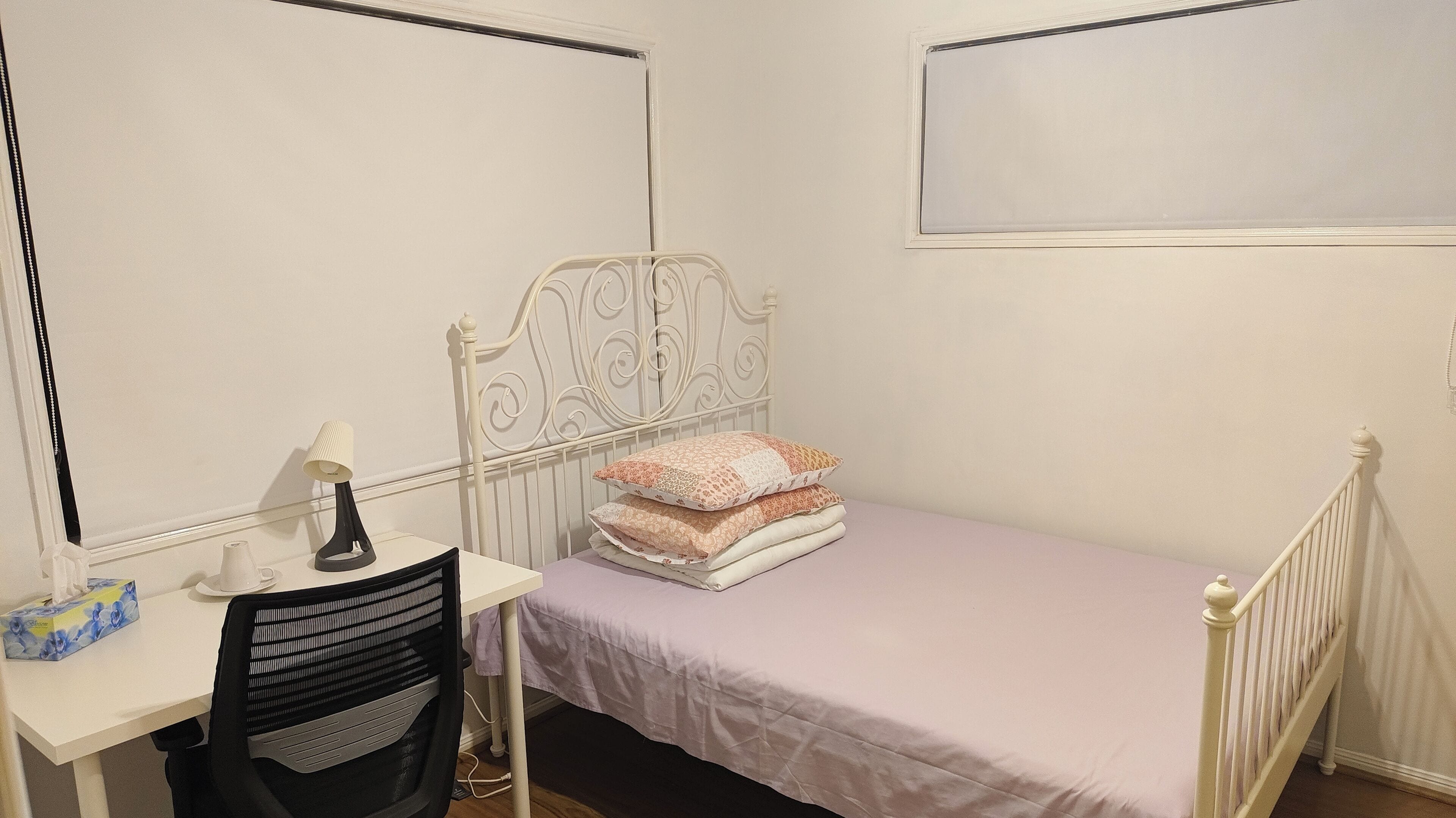 Fer et planche à repasser, draps fournis