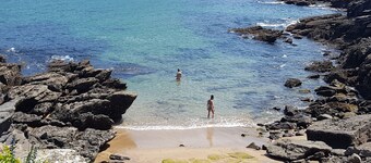 Studio-loft à Playa Sonabia, avec vue sur la mer et les yeux du diable
