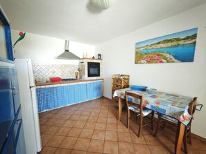 Private kitchen - SAN GREGORIO MARINA 150 METERS. LEUCA, TORREVADO, PESCOLOUSE NEAR (Puglia)