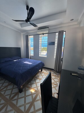 Standard Room, 1 Double Bed | Desk, laptop workspace, blackout drapes, iron/ironing board - Villa de Sancho (Siem Reap)