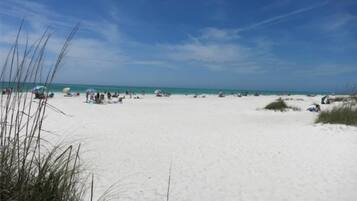House, 3 Bedrooms, Balcony | Beach