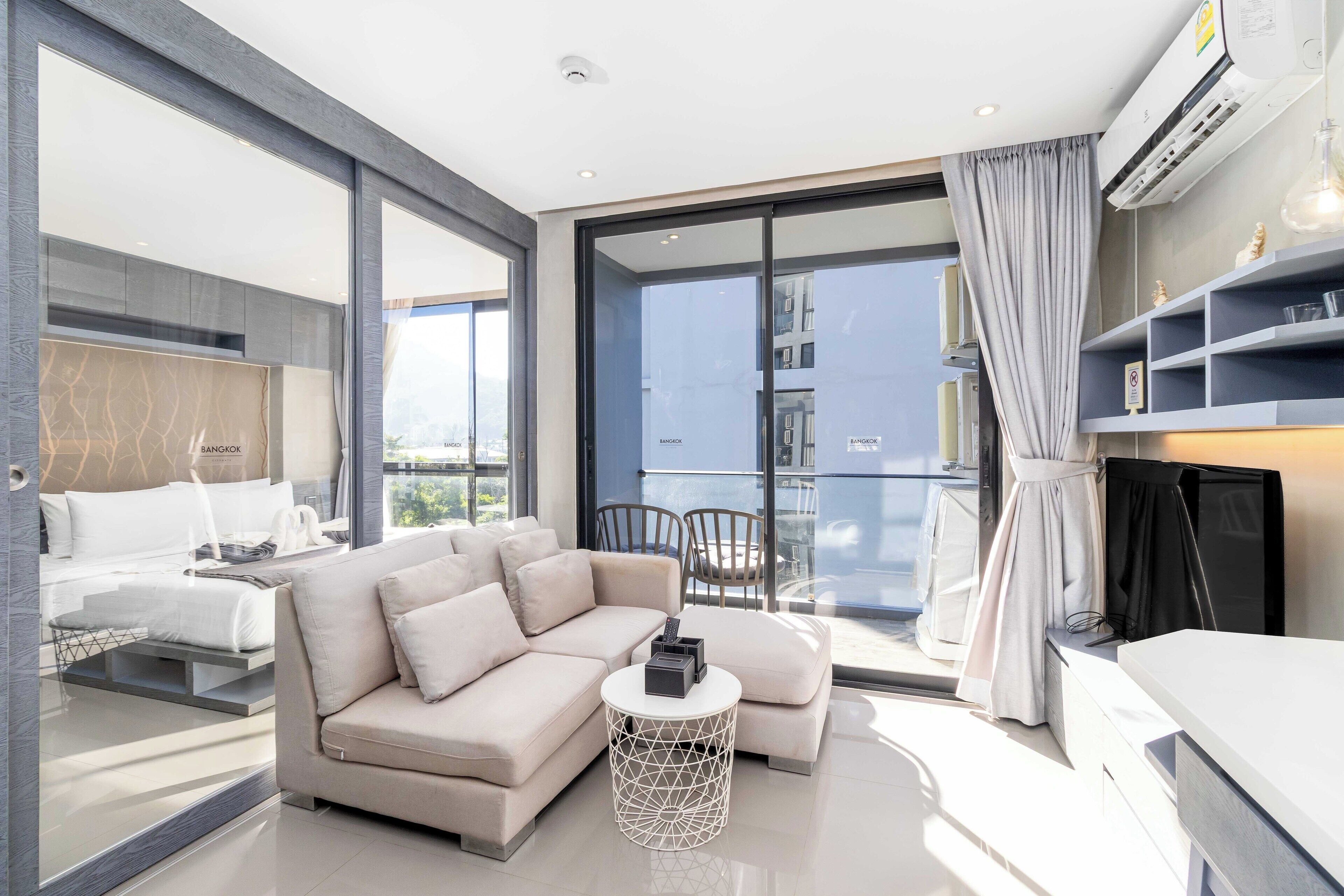 Apartment, Balcony | Living area