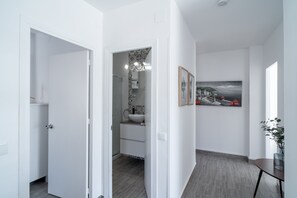 Bathroom - Apartment in Nerja With Sea Views & Pool (Nerja)