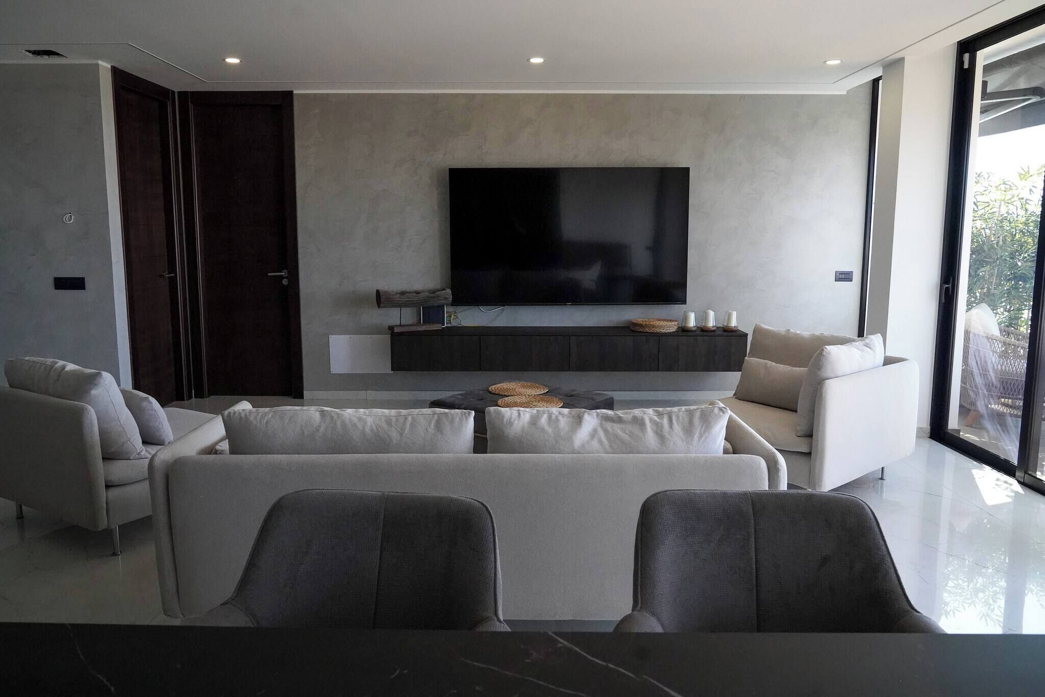 المنشأة من الداخل