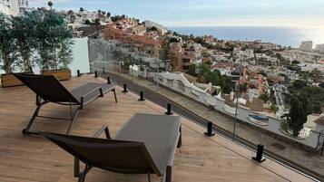 Vil·la, 4 dormitoris, piscina privada, vistes a la ciutat | Balcó