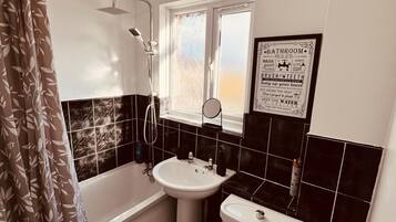 House, 2 Bedrooms, Patio | Bathroom