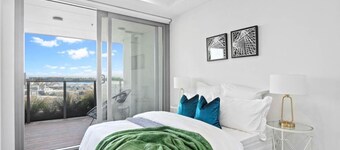 2-bedroom apartment in perfect CBD With Sky tower View in Balcony